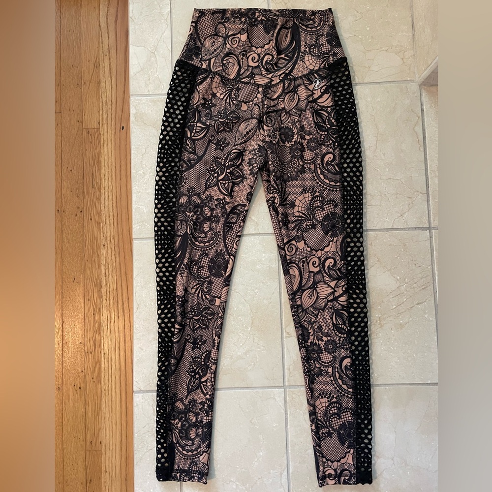 ABS2BE Floral/Paisley Leggings with Mesh Sides & Scrunch Booty
